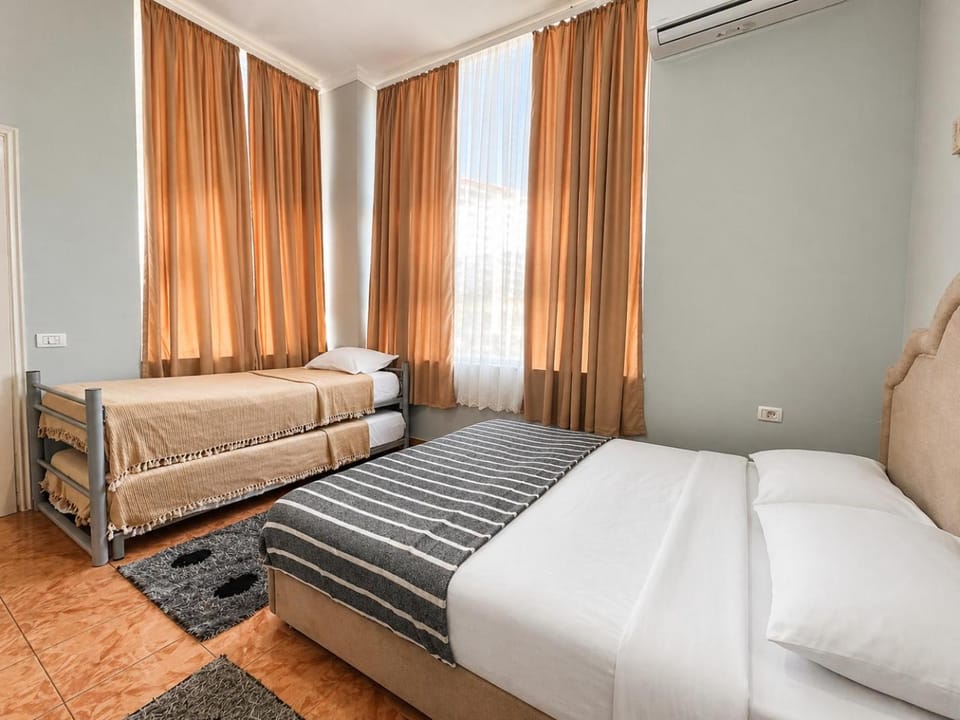 Bed, Bedroom, bunk bed