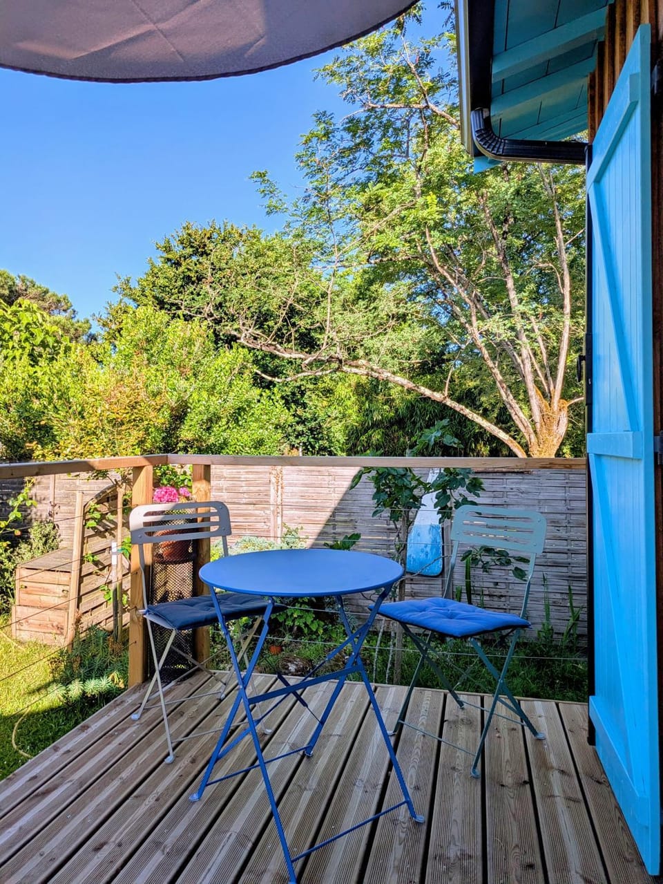 Patio, Day, Garden, Dining area, Garden view
