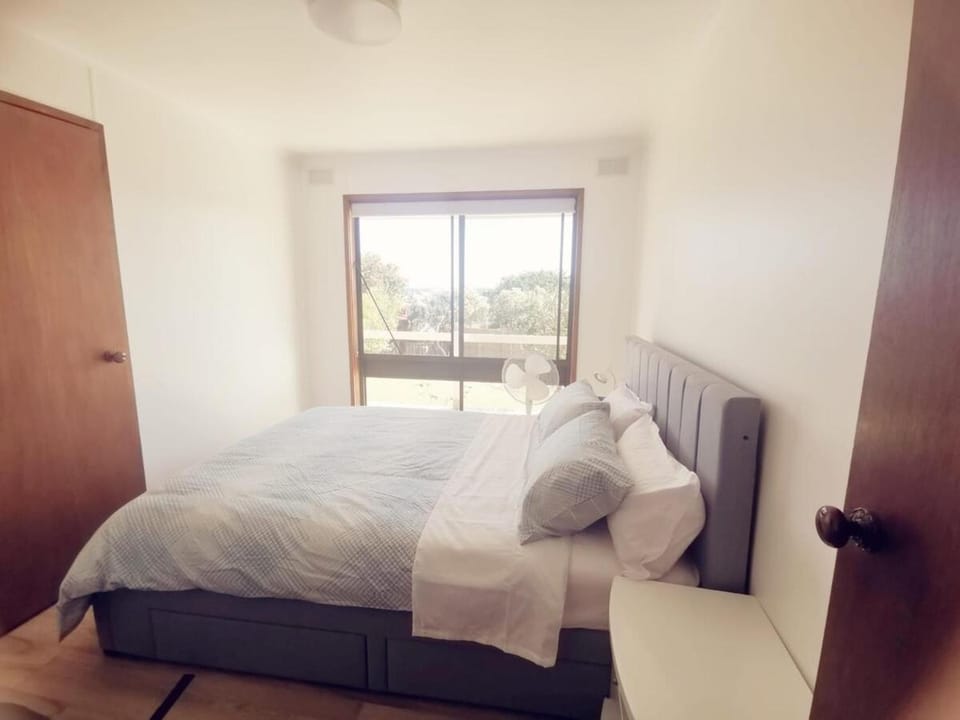 Blue Sky Blue Sea Holiday House Pets Welcome House in Lakes Entrance