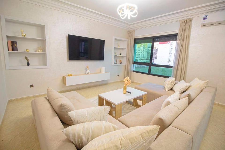 TV and multimedia, Living room, Seating area, air conditioner