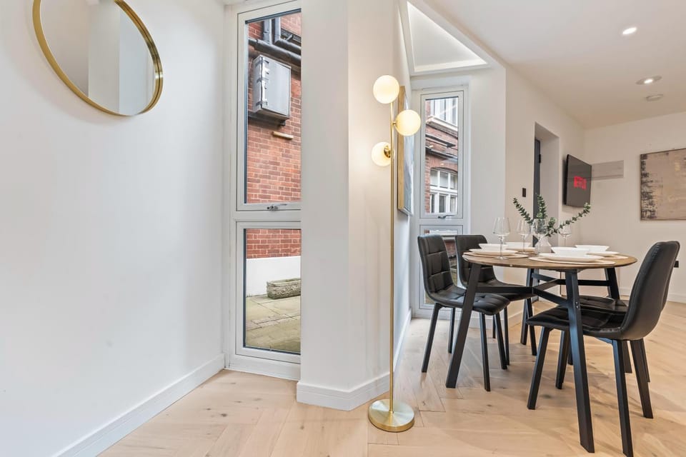 Luxury London Flat - Sleeps 6 - Prime Area House in City of Westminster