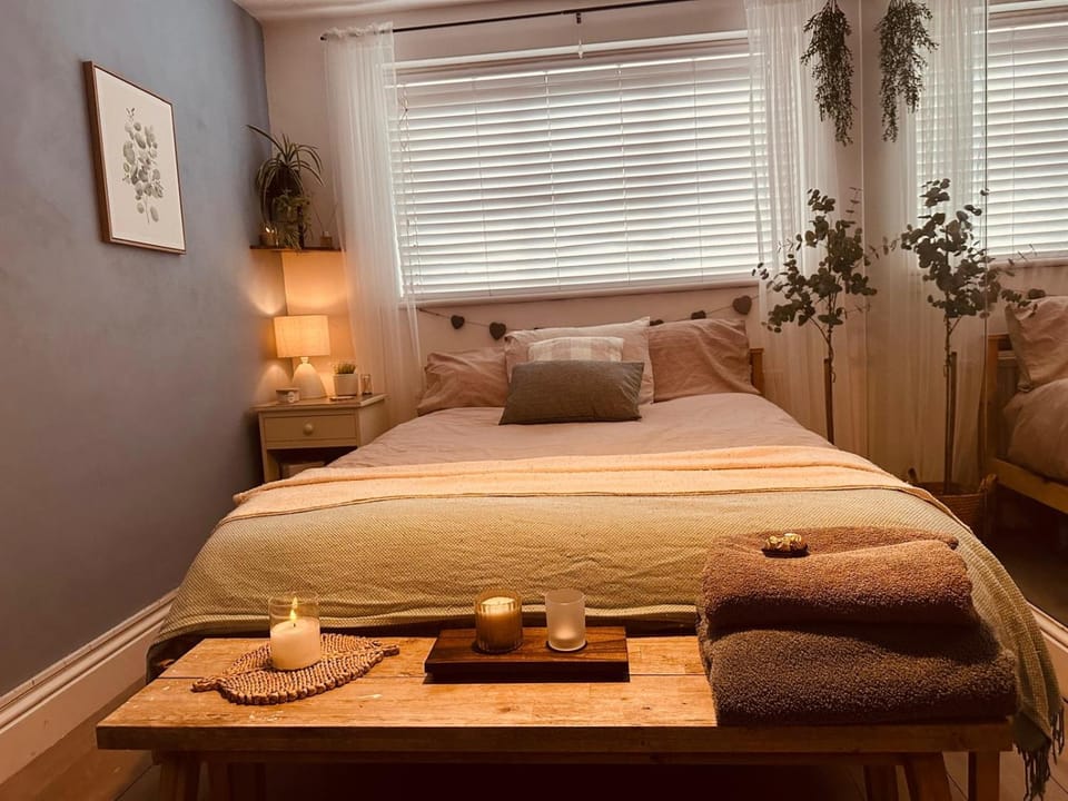 Bed, Bedroom