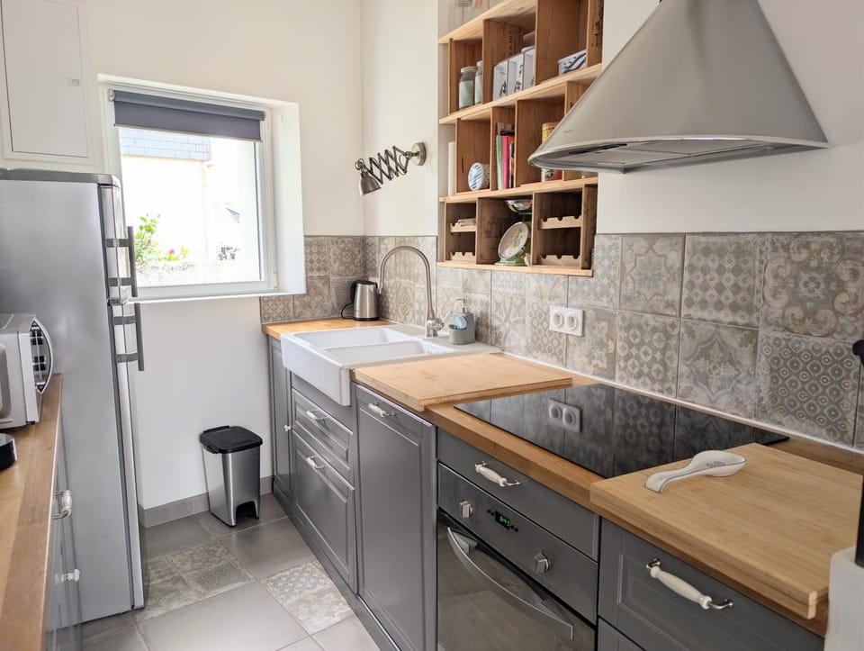 microwave, oven, stove, stove, kitchen, kitchen
