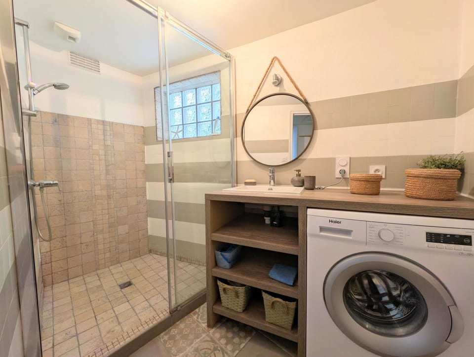 Shower, Bathroom, washing machine, washing machine