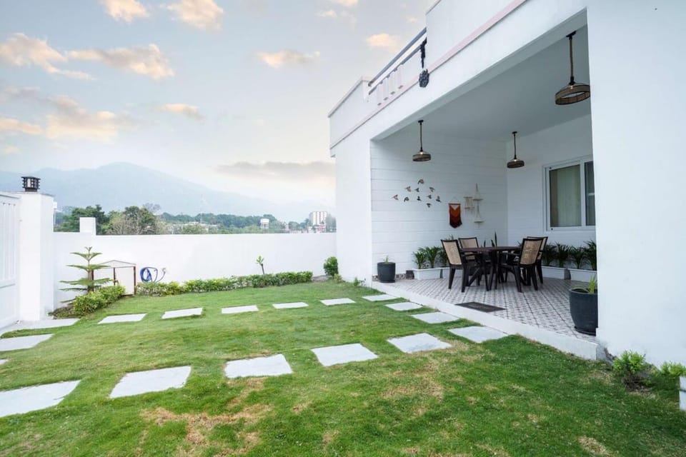 Classic Bungalow by The StayCationer Villa in Dehradun