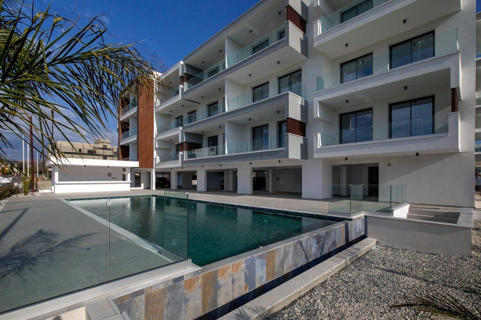 Property building, Pool view, Swimming pool, Swimming pool