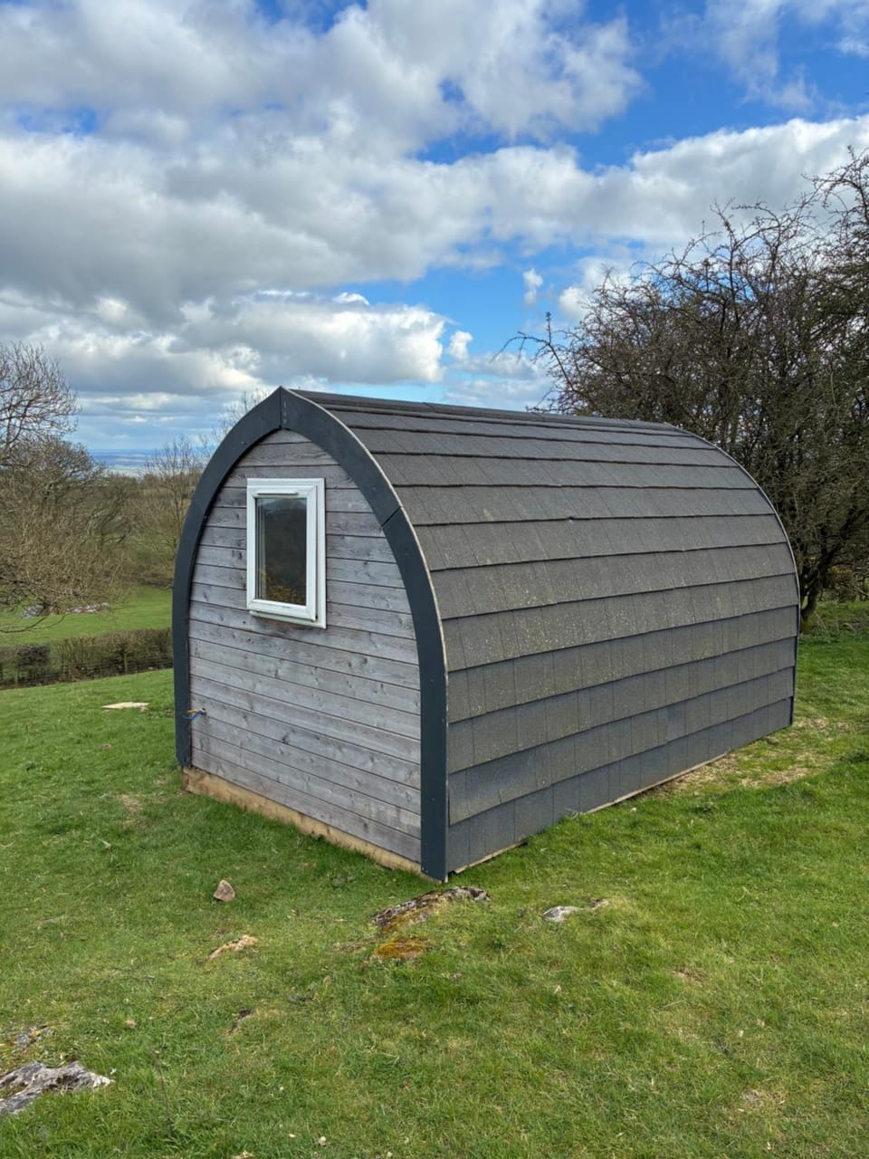 Hillside Pod Nature lodge in England