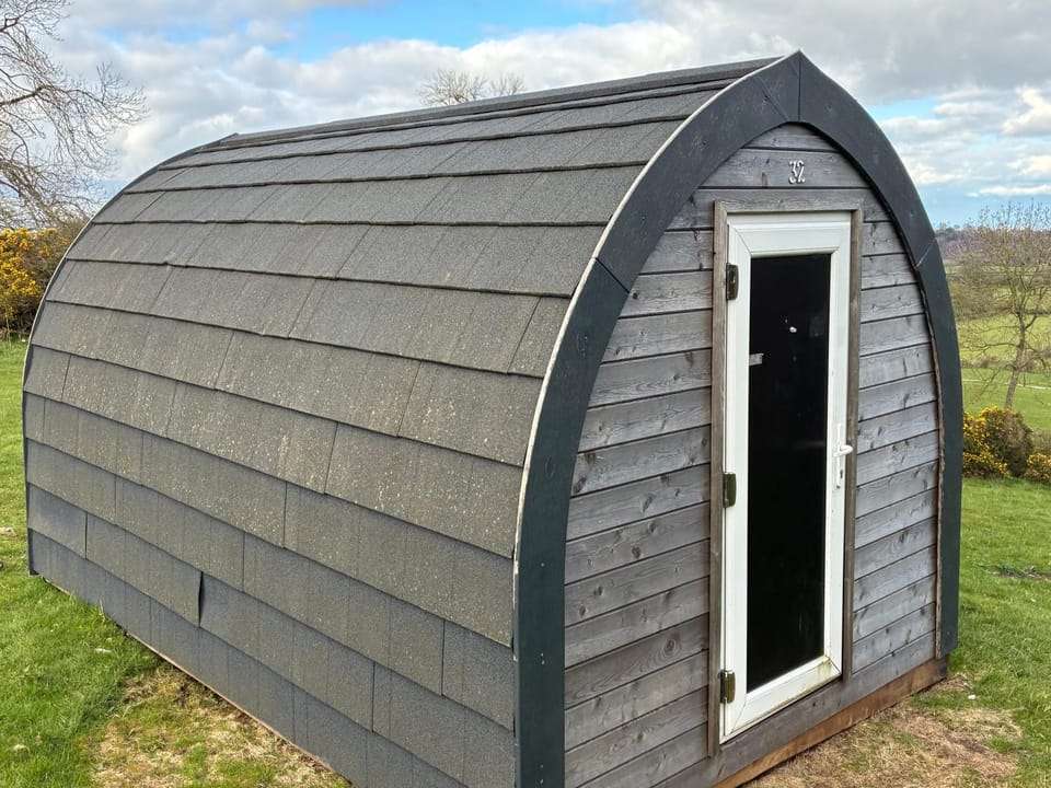Hillside Pod Nature lodge in England