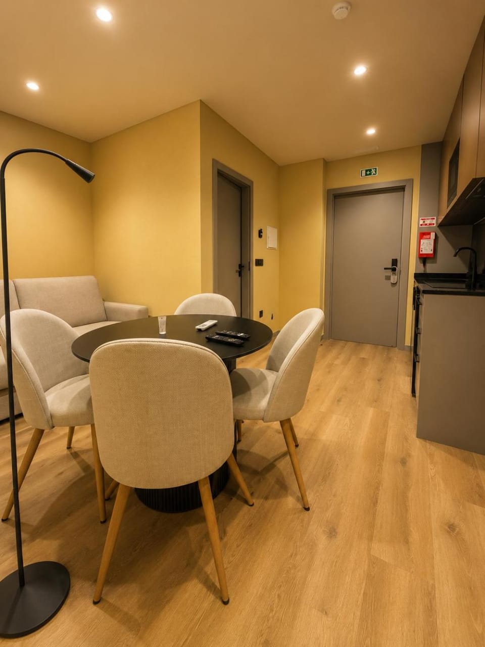 TV and multimedia, Kitchen or kitchenette, Living room, Seating area, Dining area, minibar