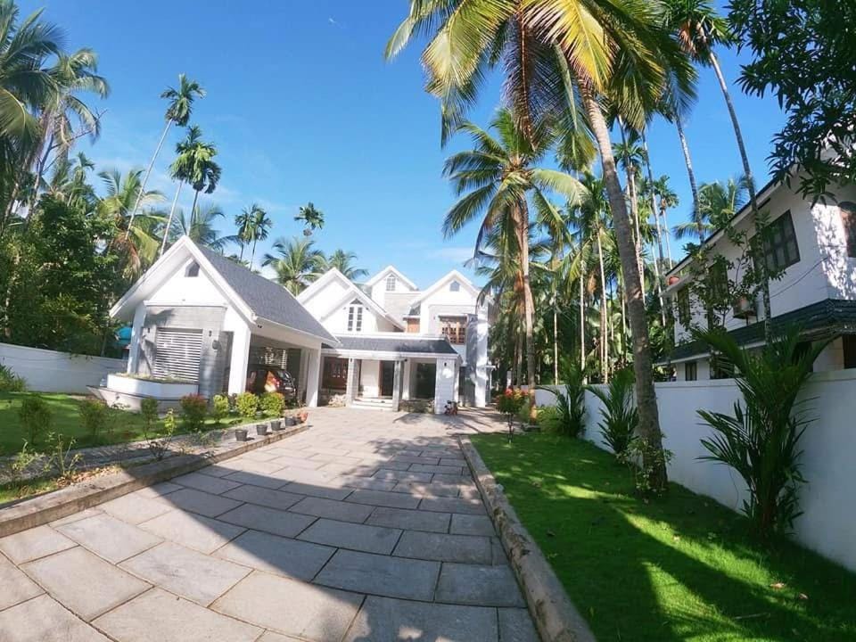 devadaru Villa in Kerala