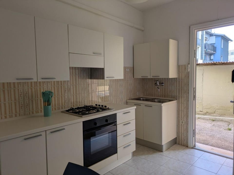 microwave, oven, kitchen