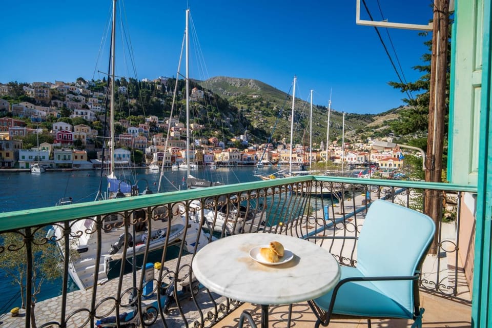 Property building, Patio, Nearby landmark, Restaurant/places to eat, Day, Natural landscape, Coffee/tea facilities, View (from property/room), Balcony/Terrace, Banquet/Function facilities, Dining area, Lake view, Mountain view, River view, Sea view