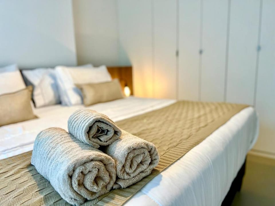 Studio completo - Cama king - Varanda - Ótima localização Apartment in Niterói