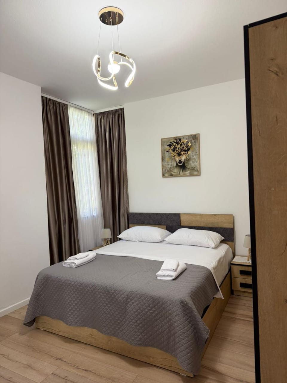 Bed, Photo of the whole room, Bedroom