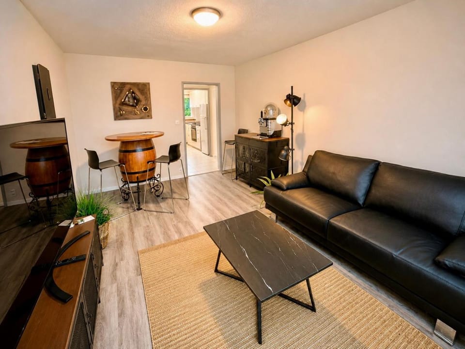 Kitchen or kitchenette, Living room, Dining area