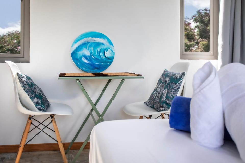 Bed, Decorative detail, Seating area, Bedroom, towels