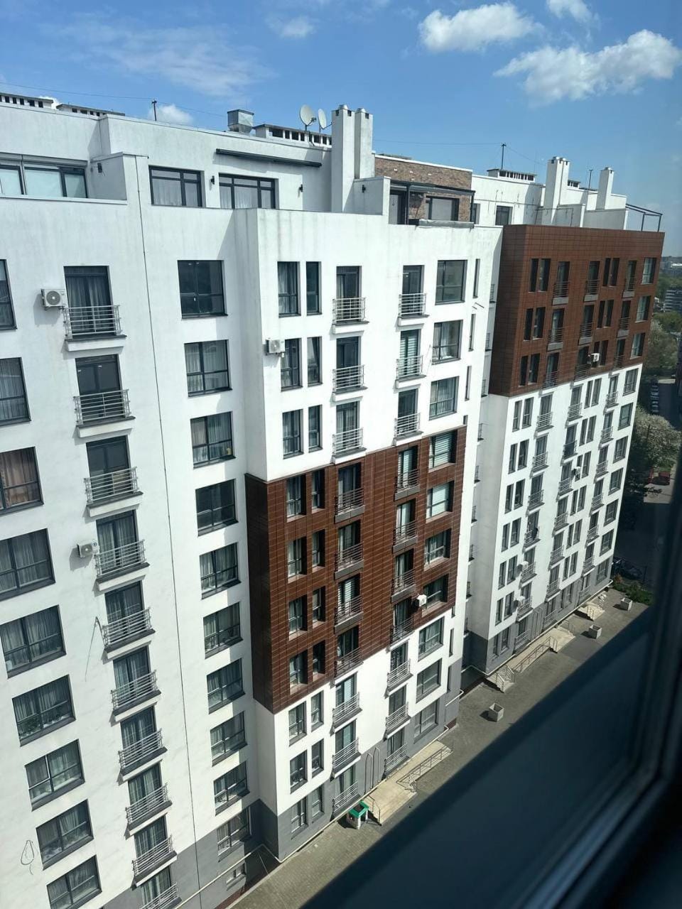 Property building, Street view