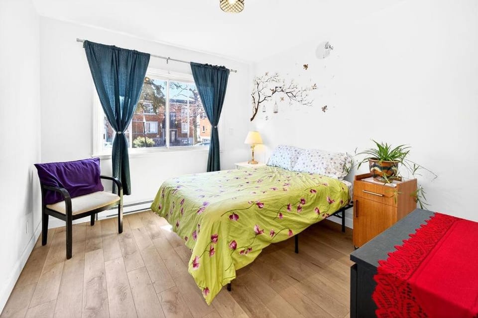 Quiet&Comfy 3BDRS Apt near DT, Concordia, Parking Apartment in Côte Saint-Luc