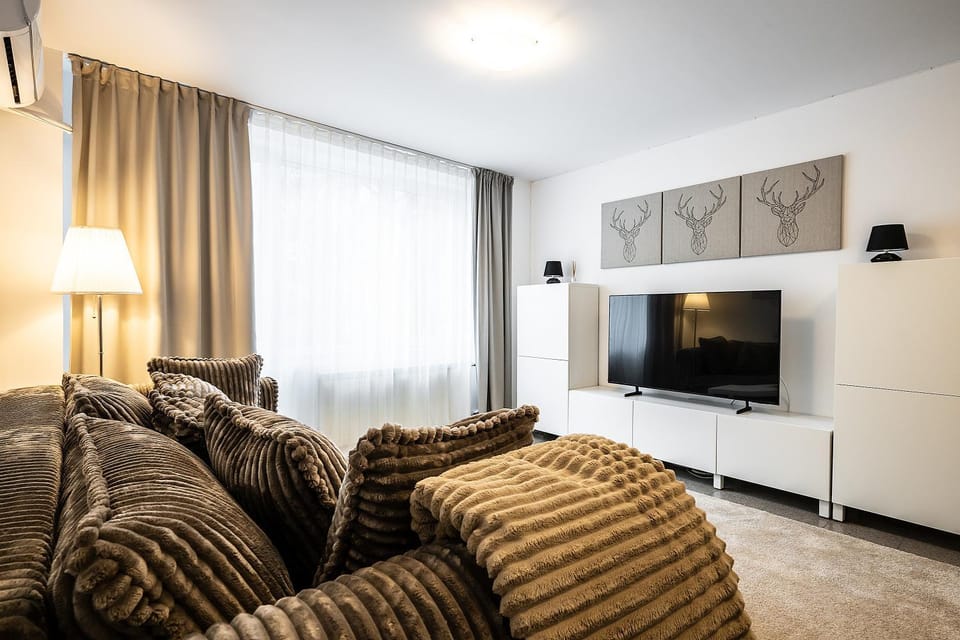 TV and multimedia, Seating area
