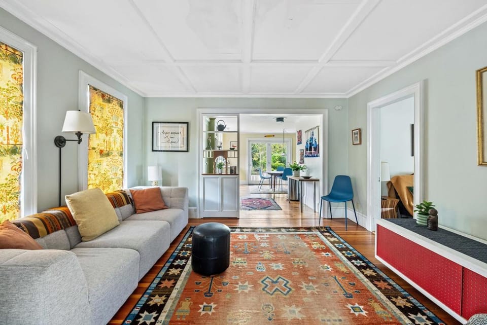 Antique Charmer Walk to Downtown KBK House in Arundel