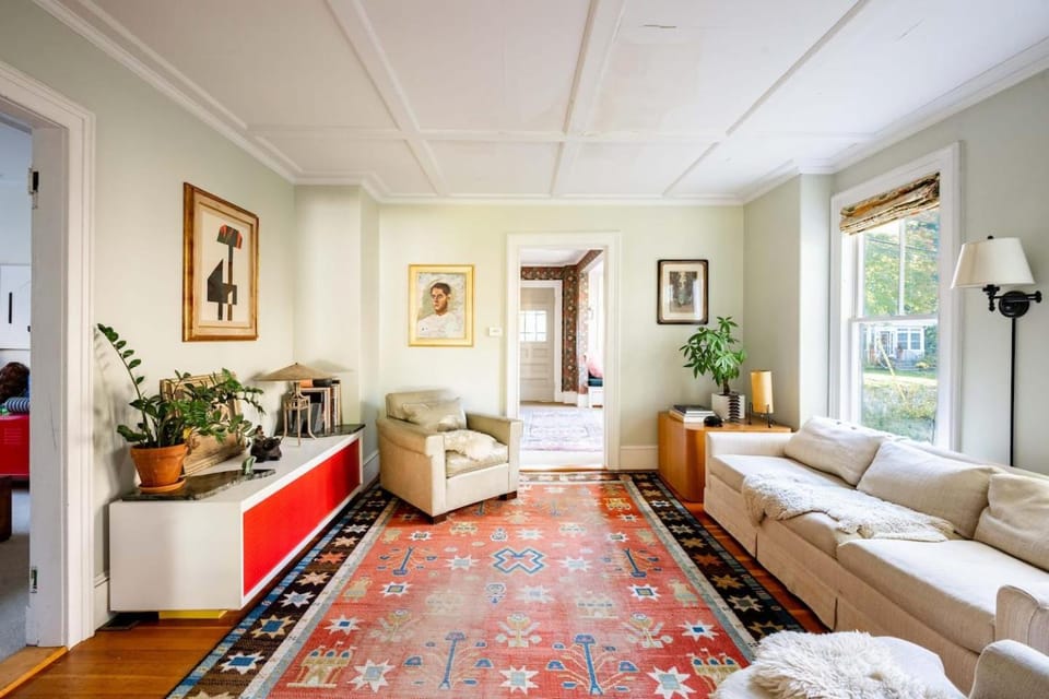 Antique Charmer Walk to Downtown KBK House in Arundel