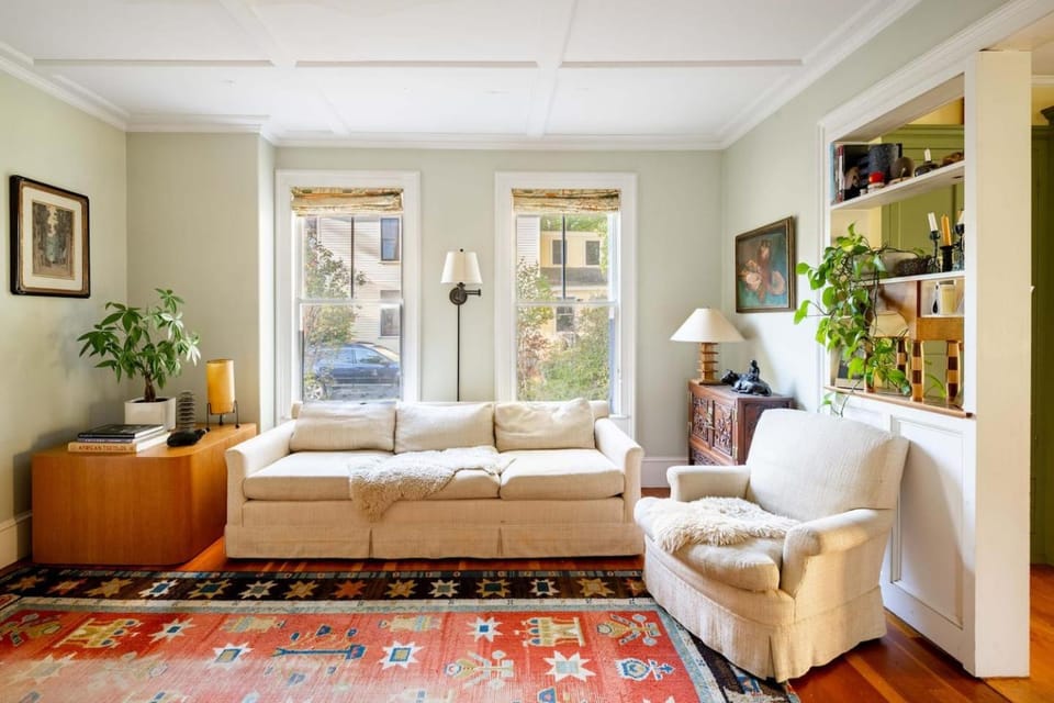 Antique Charmer Walk to Downtown KBK House in Arundel