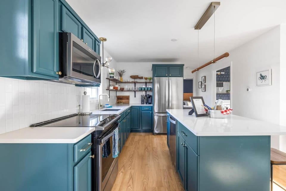 Bungalow Wharf - Lower Village and 1 mile to beach House in Kennebunkport