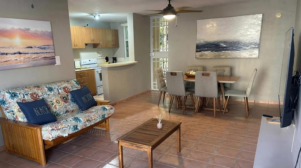 Communal lounge/ TV room, Kitchen or kitchenette, Living room, Dining area