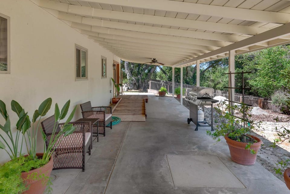 Oakwood Tranquility-Peaceful 2 BR Plus Office House in Atascadero