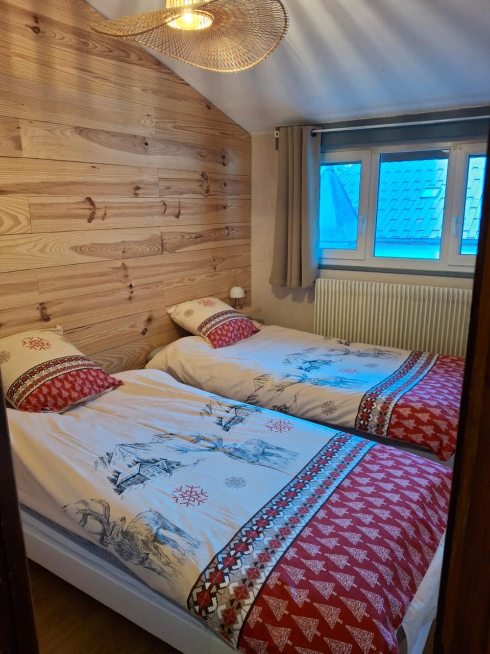 Bed, Photo of the whole room