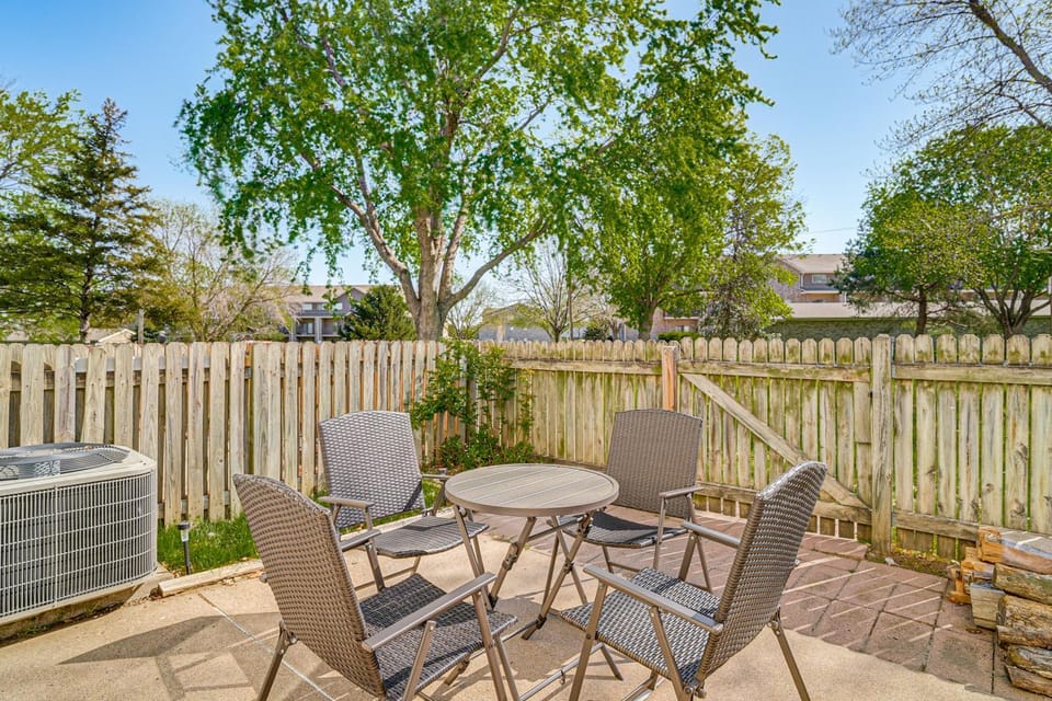 Explore Lincoln! Pet-Friendly Retreat w/ Patio House in Lincoln