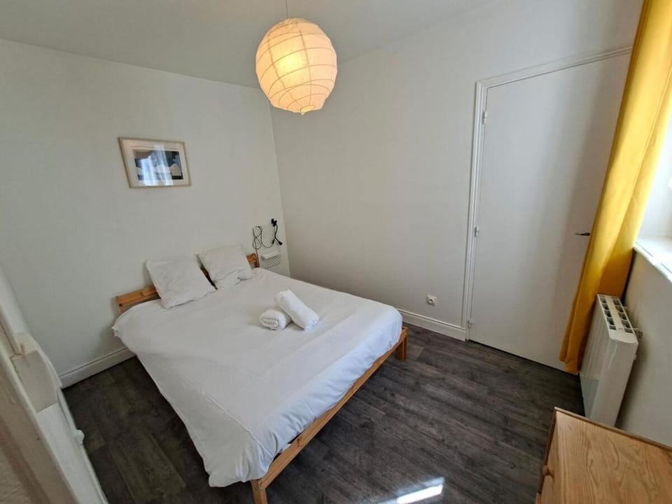 F2 cosy 4 personne proche centre et confort Apartment in Montluçon