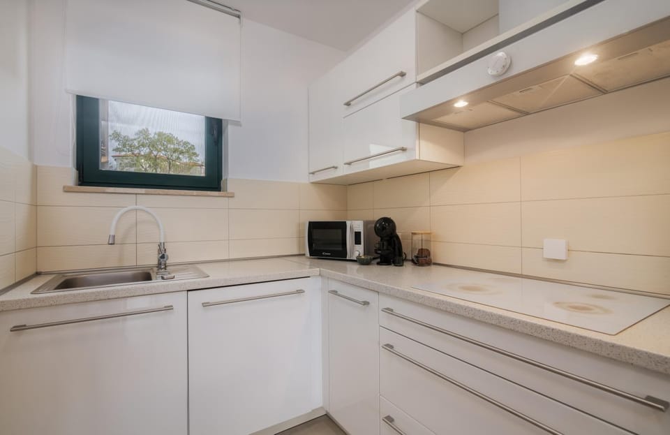 Navis apartments with private parking close to the sea Apartment in Primorje-Gorski Kotar County