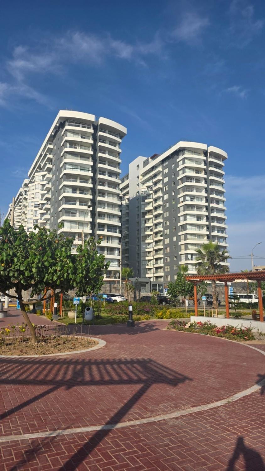 Property building, Neighbourhood, Street view, Location, Parking