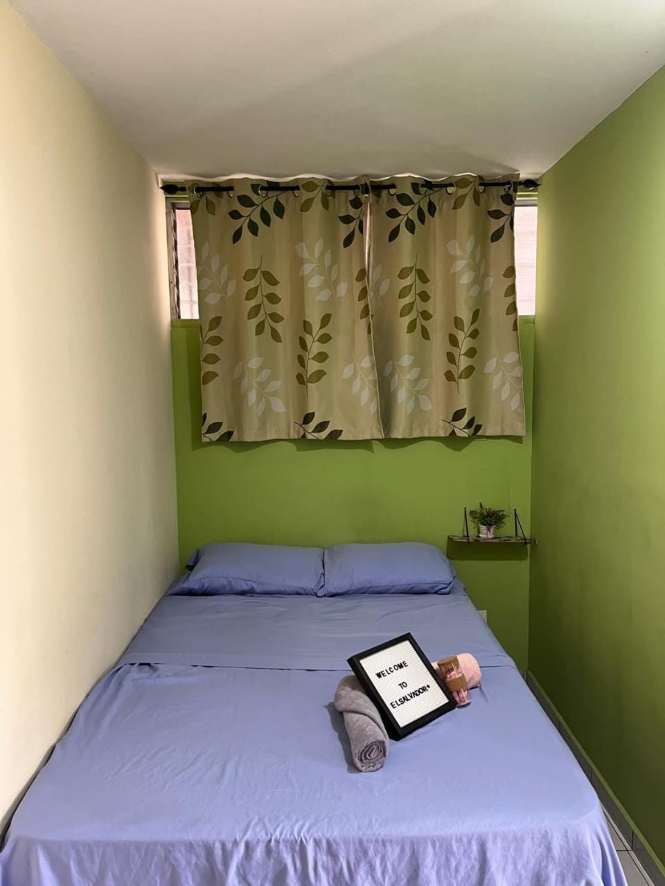 Bed, Photo of the whole room