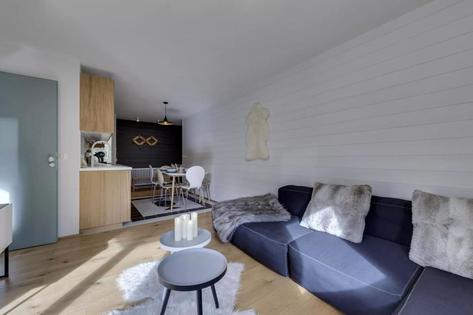 Oréades 101 sunny Renovated Apartment with Balcony Central Val dIsère Apartment in Val dIsere