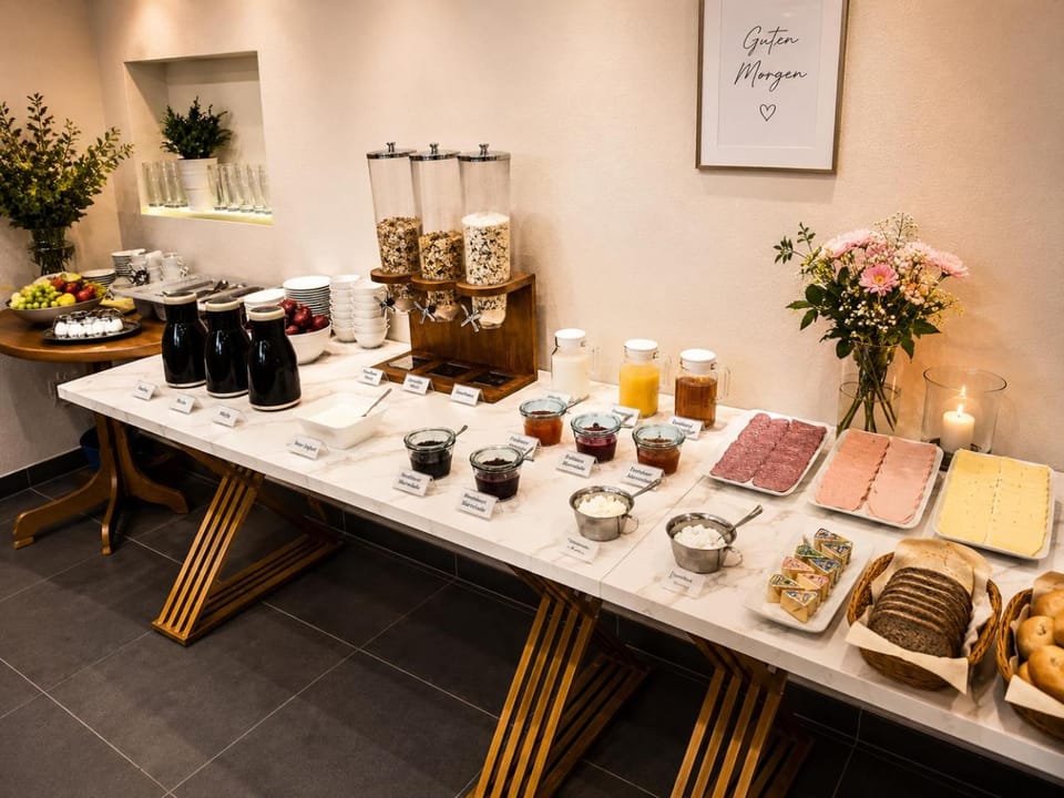 Breakfast, Buffet breakfast