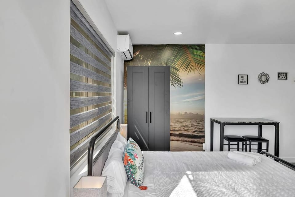 Cozy Studio Near Hollywood Beach and Casino Apartment in Dania Beach
