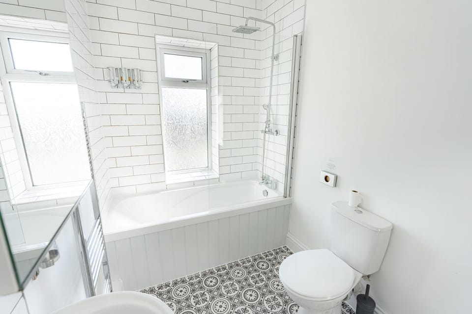 Modern Stay at Swansea House in Swansea
