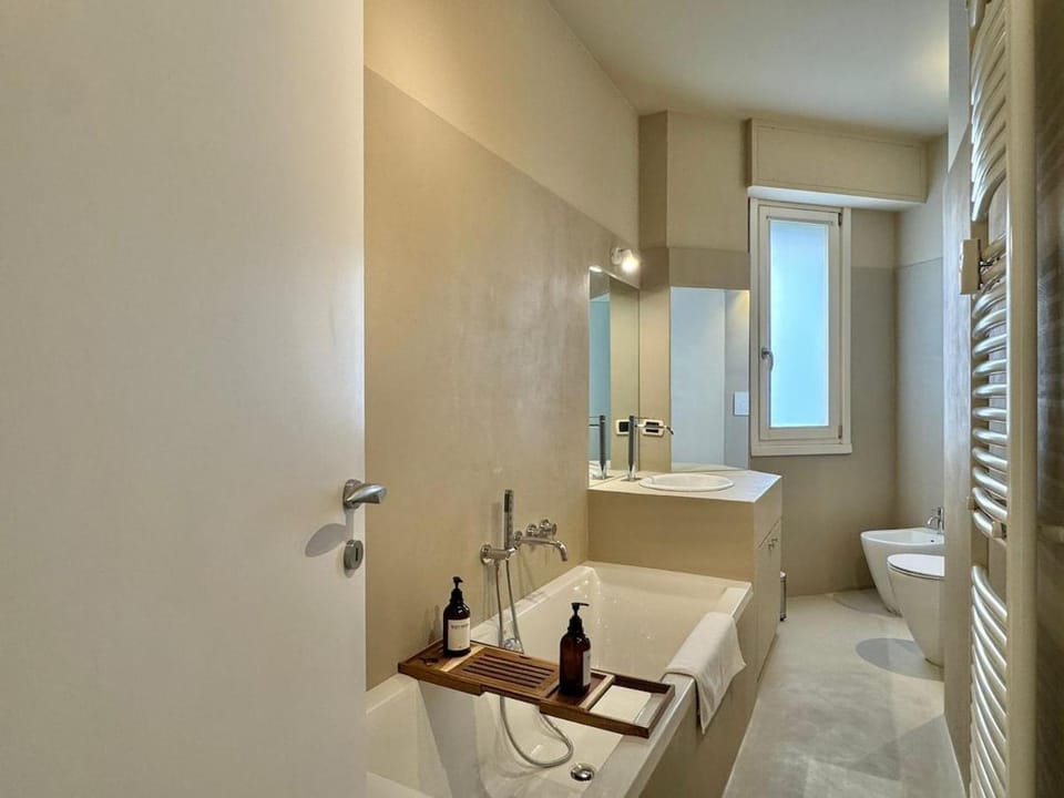 Bathroom, Bath