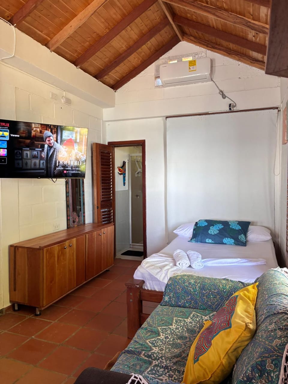 Communal lounge/ TV room