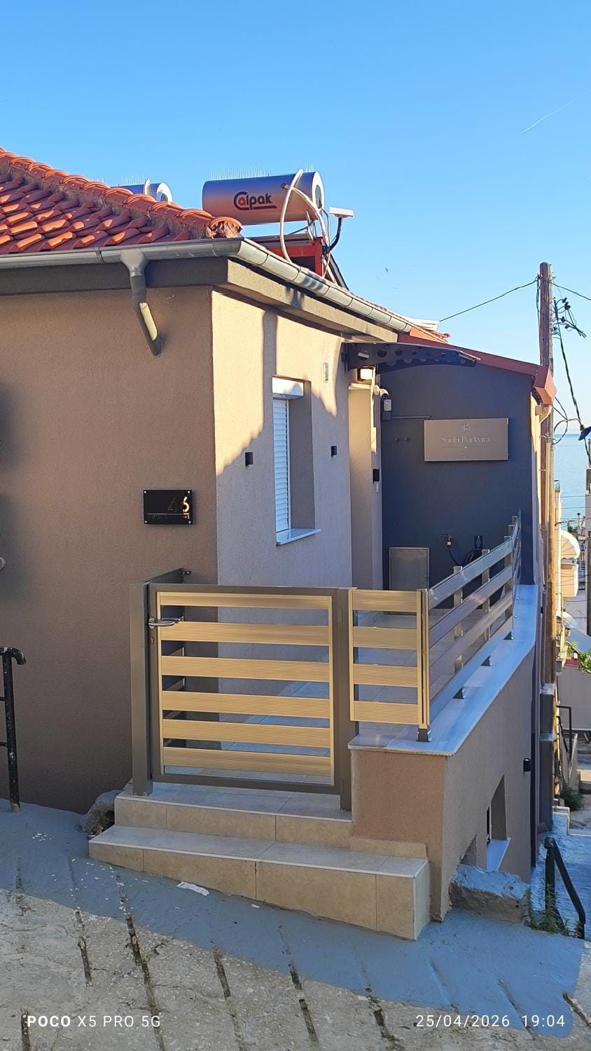 Santa Barbara Sky Apartment in Kavala