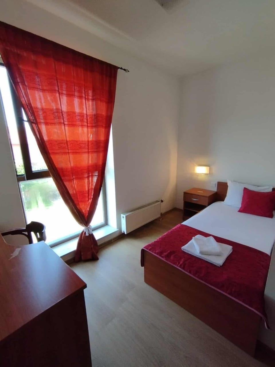 Property building, Photo of the whole room, Bedroom