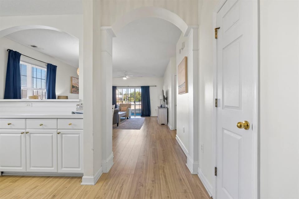 Ground Floor 2BR Barefoot Resort Condo in Ironwood Apartment in North Myrtle Beach