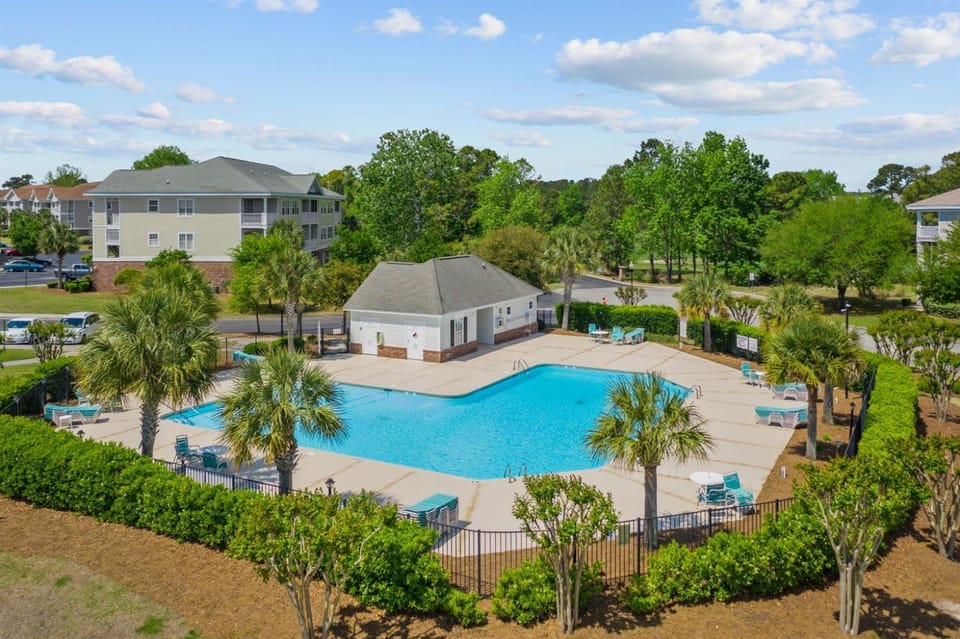 Ground Floor 2BR Barefoot Resort Condo in Ironwood Apartment in North Myrtle Beach