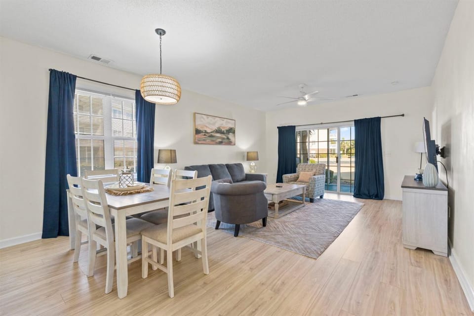 Ground Floor 2BR Barefoot Resort Condo in Ironwood Apartment in North Myrtle Beach