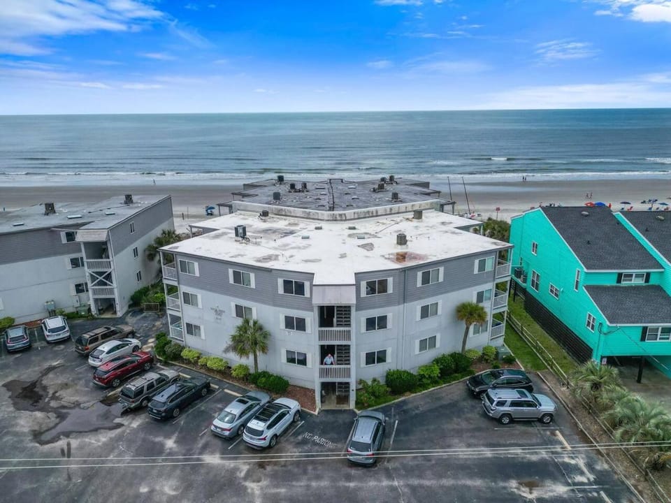 Charming Cherry Grove 2BR w Relaxing Pool & Stunning ocean view Apartment in North Myrtle Beach