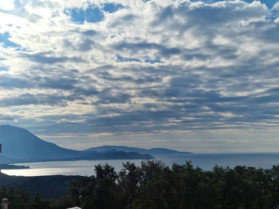 View (from property/room), Garden view, Mountain view, Pool view, Sea view