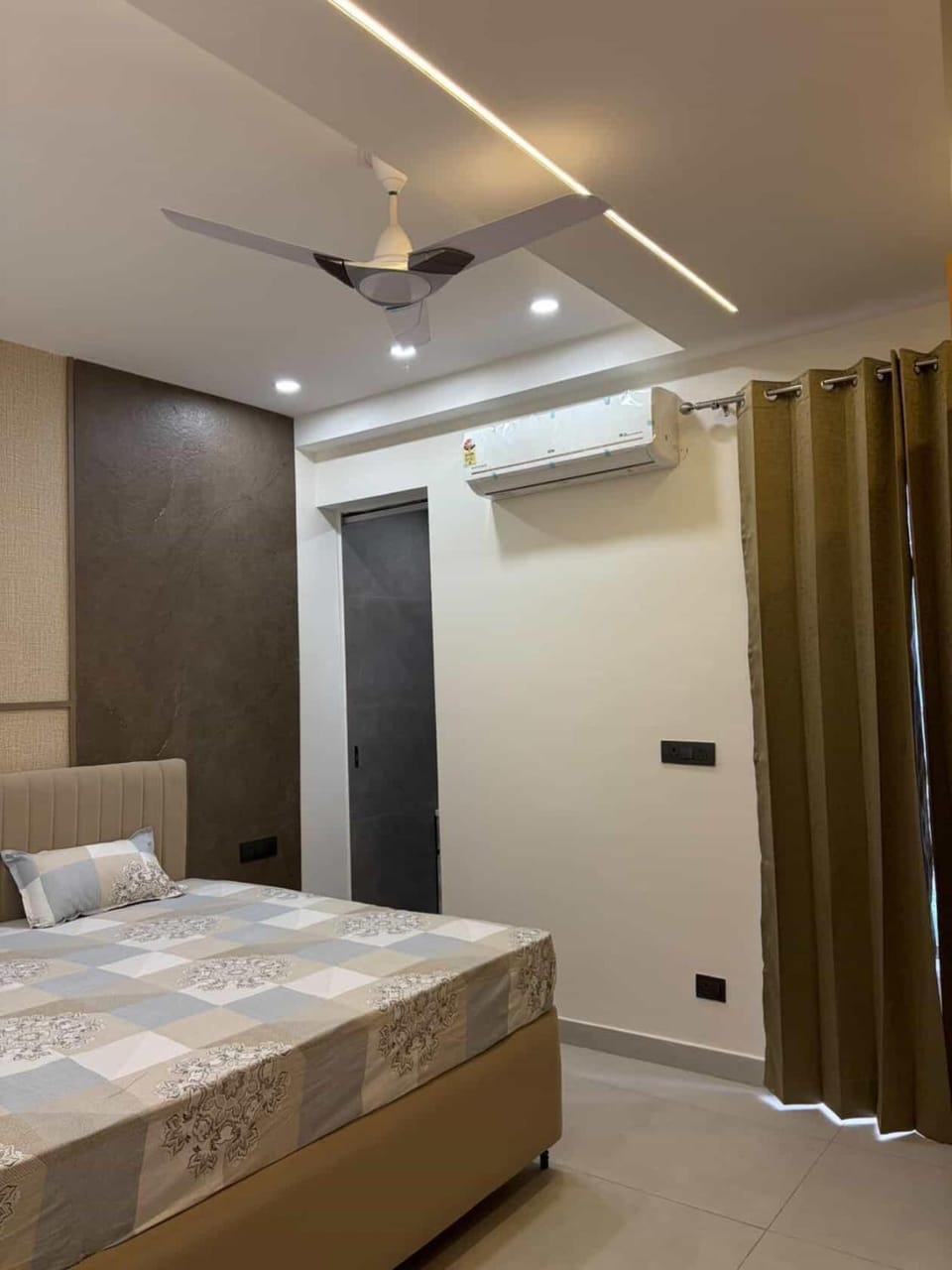 Bed, Bedroom, air conditioner