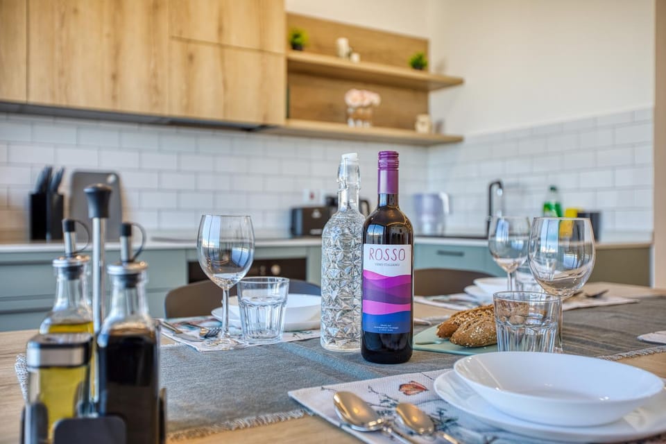 Kitchen or kitchenette, Food and drinks, Drinks